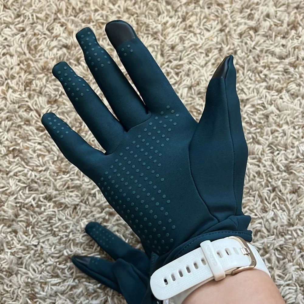 Lululemon Women's Run for It All Gloves 
Tech NWT Size M/L - Picture 9 of 12